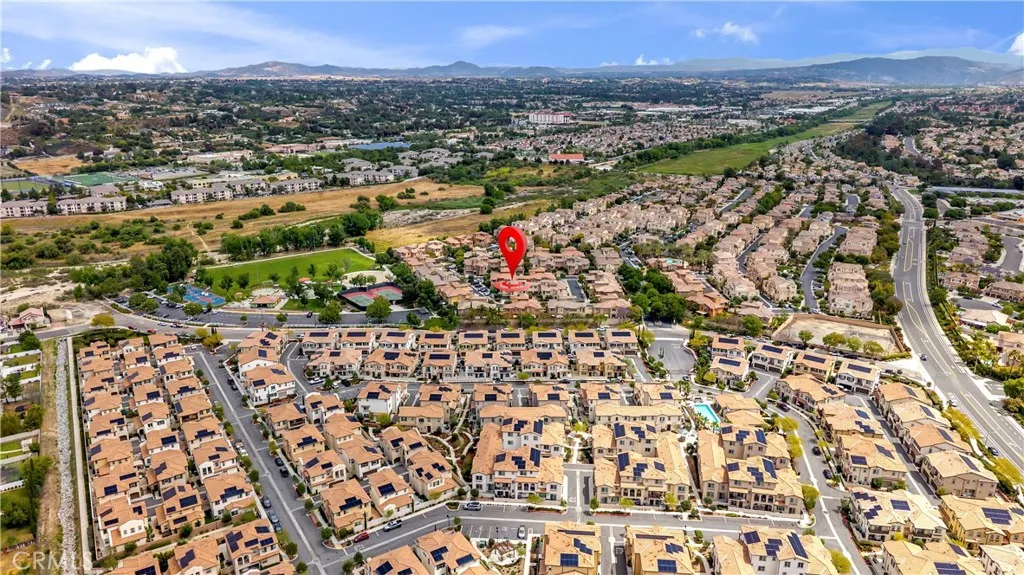 31035 Strawberry Tree Ln, Temecula, CA 92592