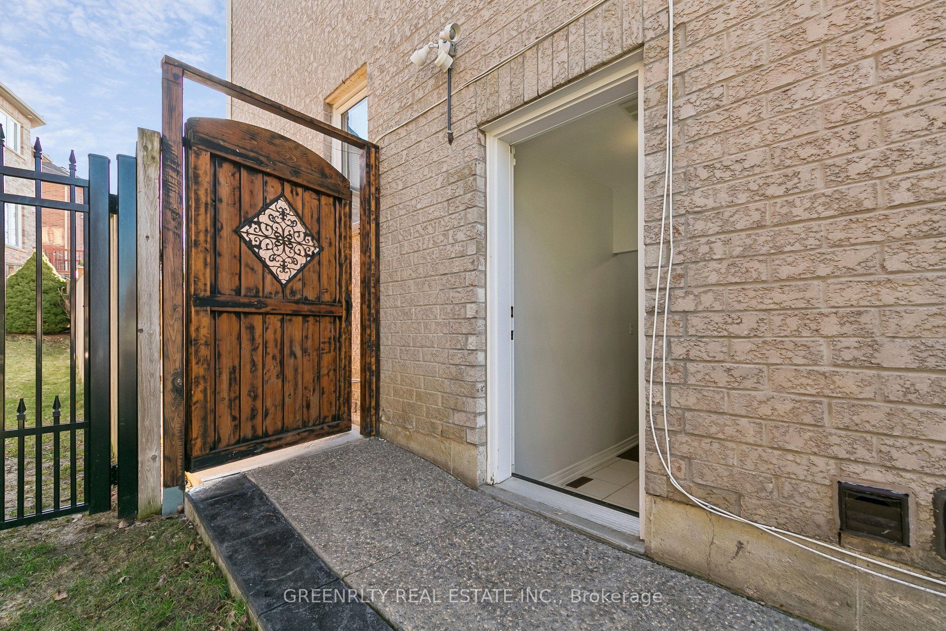 Additional image 5 of Basement-124 Harbourtown Crescent, Brampton, ON, L6V 4P3