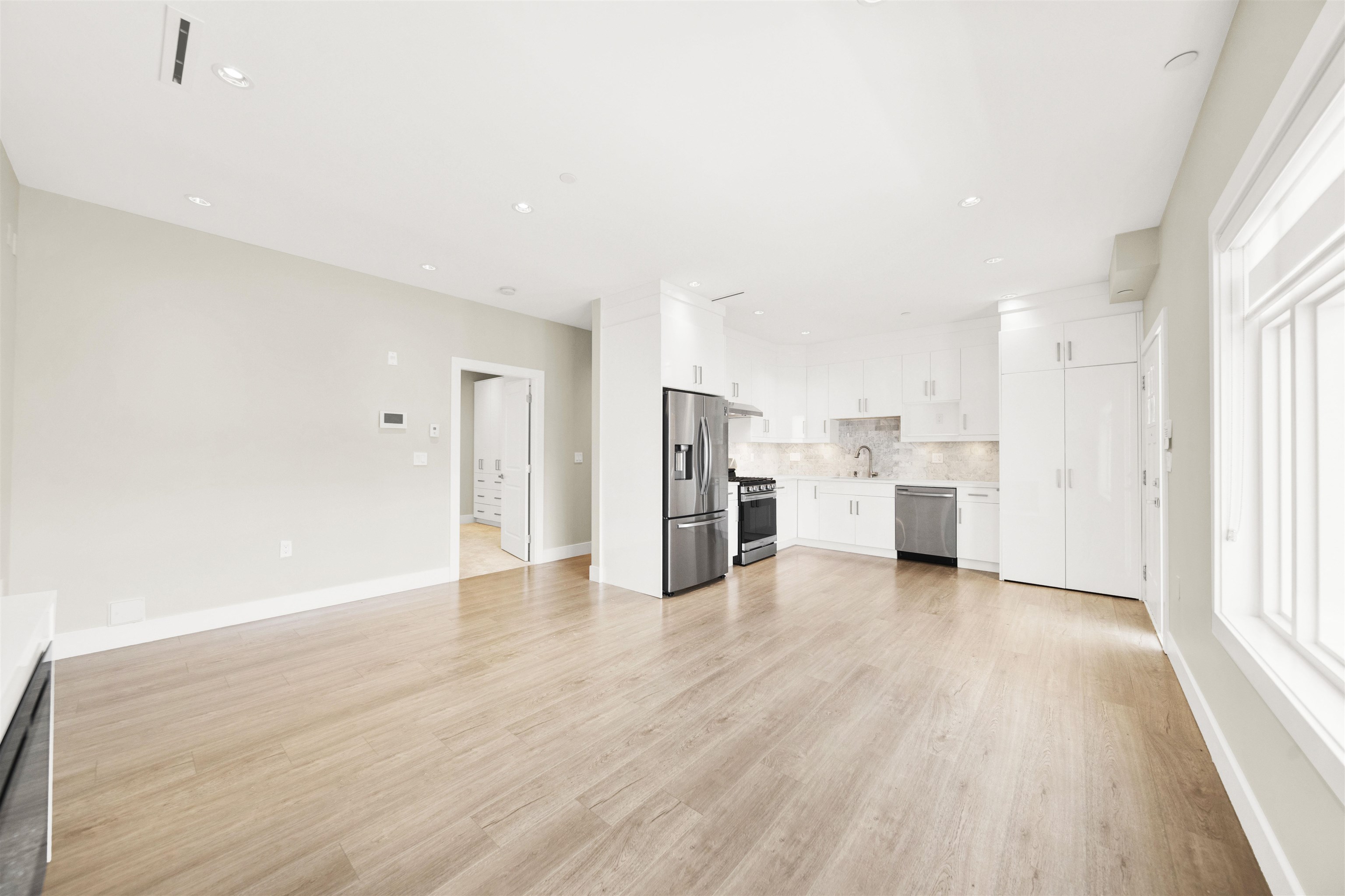 Additional image 5 of 3128 Kings Avenue, Vancouver, BC, V5R 4T4