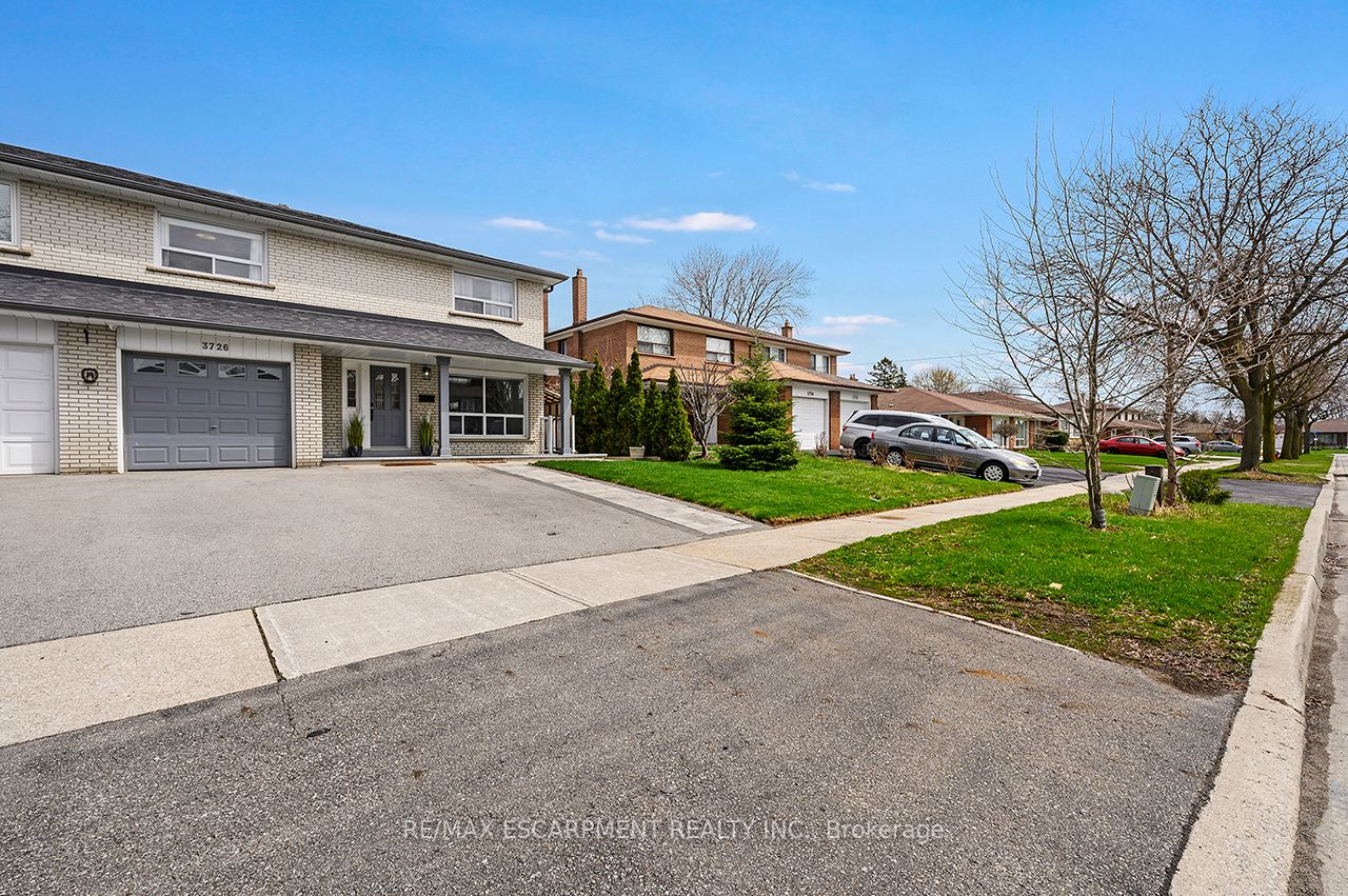 Additional image 2 of 3726 Holden Crescent, Mississauga, ON, L5A 2V8