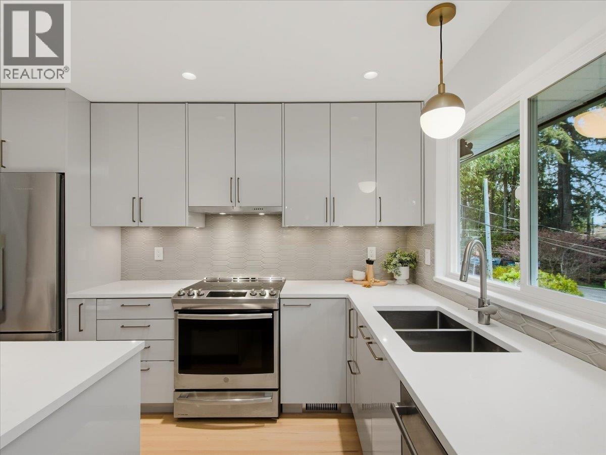 Additional image 4 of 1392 Chamberlain Drive, North Vancouver, BC, V7K 1P6