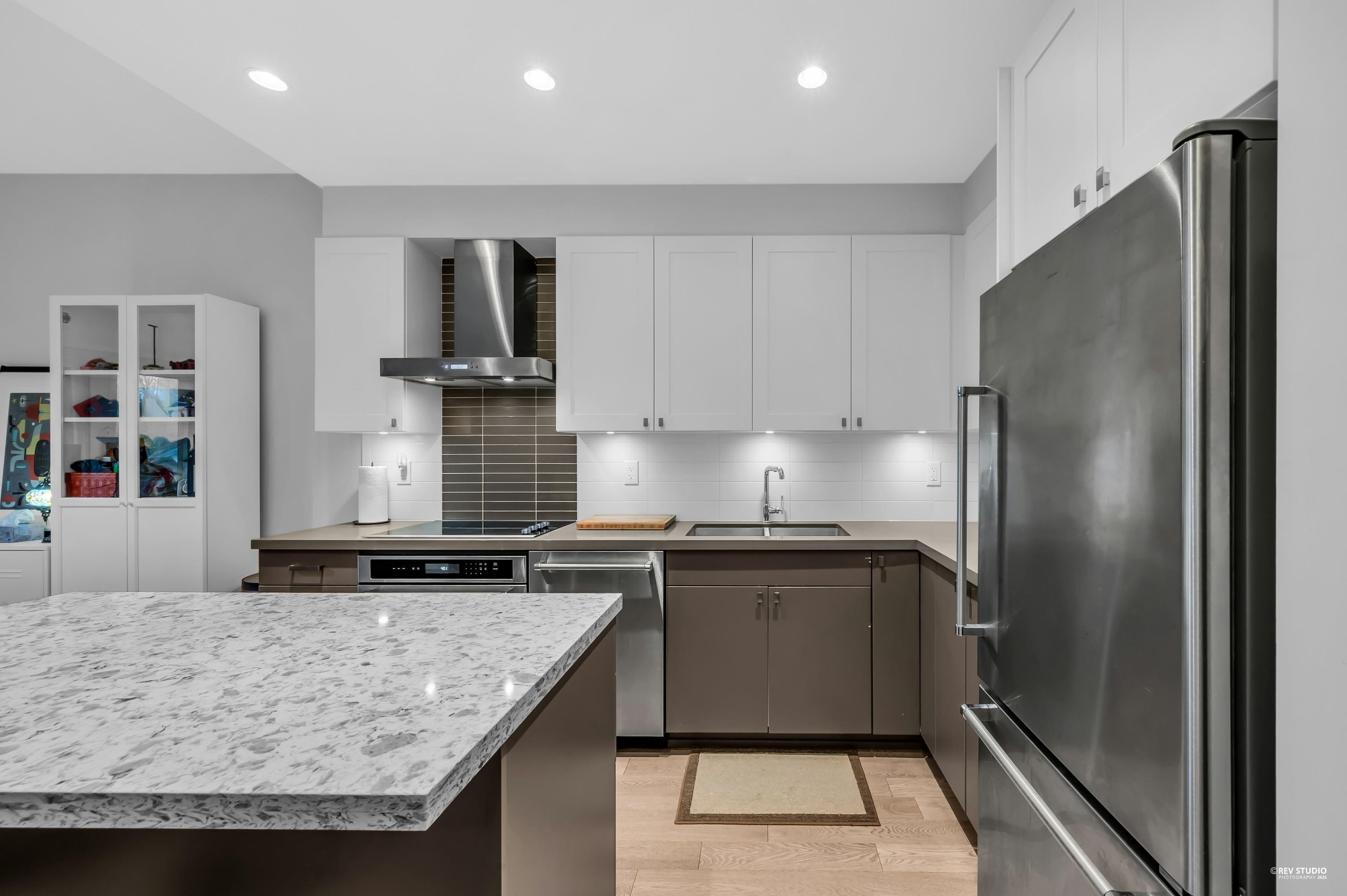 Additional image 3 of 512-3399 Noel Drive, Burnaby, BC, V3J 0G8