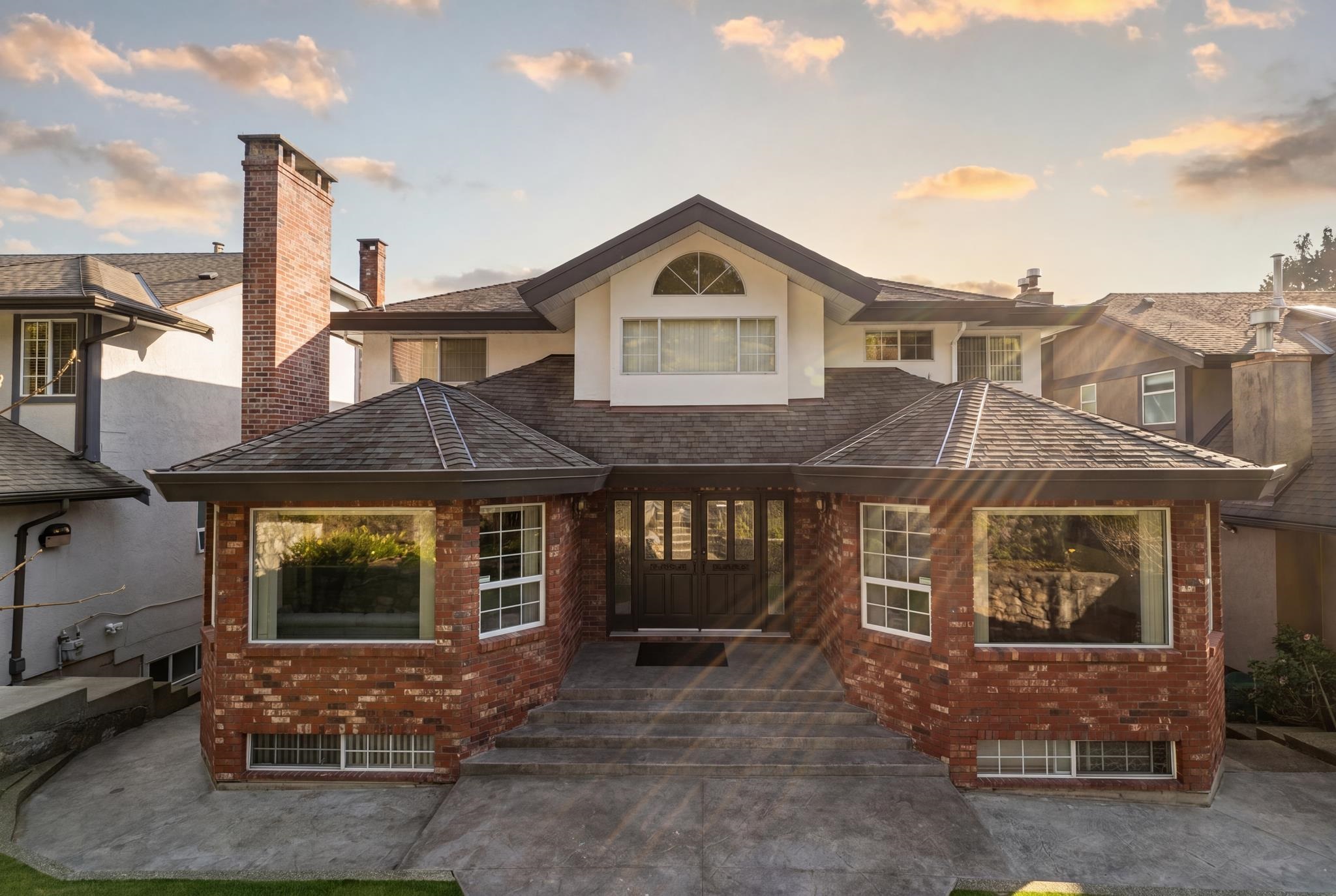 547 Tempe Crescent, North Vancouver, BC, V7N 1E7