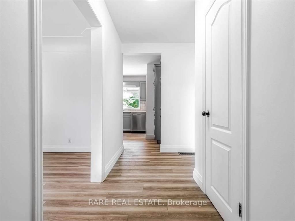 15 Miller Drive, Hamilton, ON, L9G 2H9