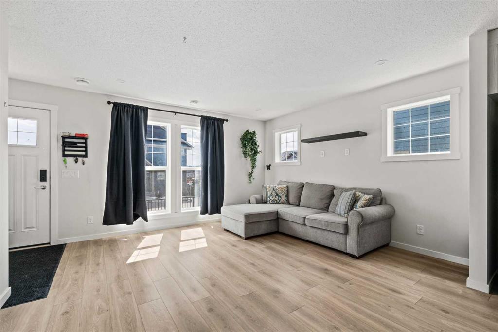 Additional image 5 of 463 Cranbrook Square SE, Calgary, AB, T3M3E3