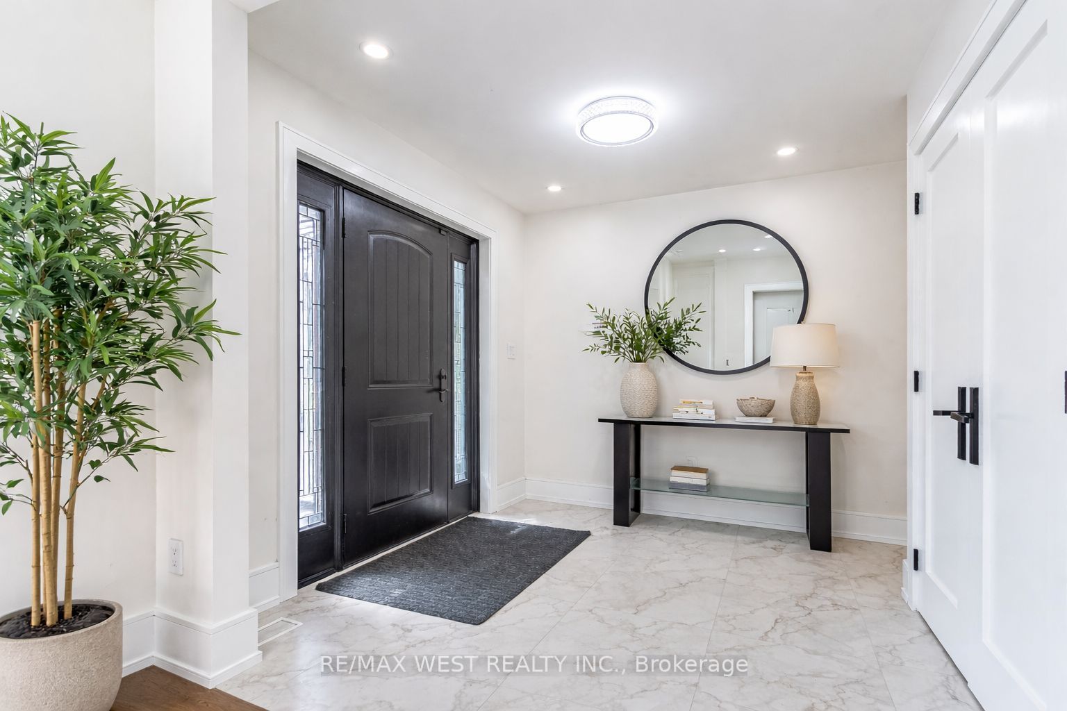 Additional image 5 of 29 Blaketon Road, Toronto, ON, M9B 4W4