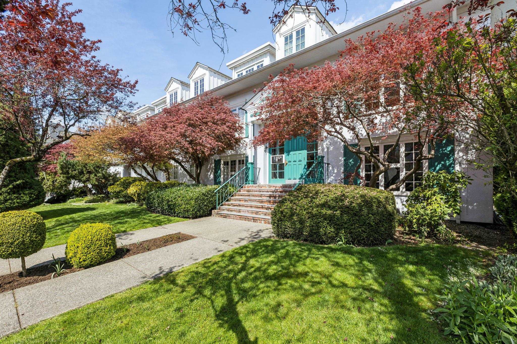 102-120 17th Street W, North Vancouver, BC, V7M 1V4