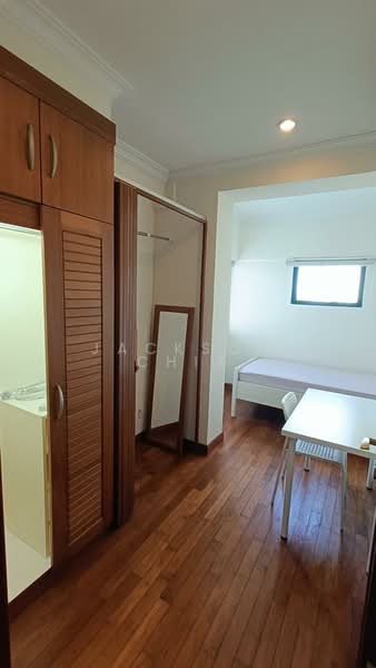 34 Draycott Drive photo 2