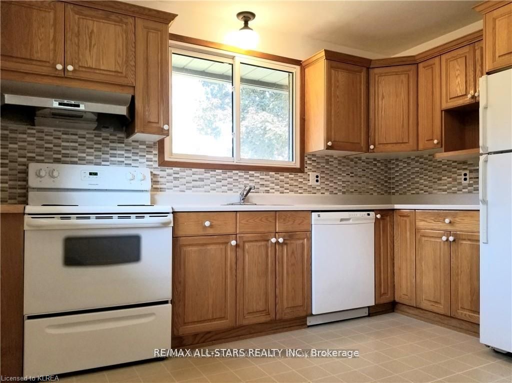 Additional image 3 of 11 Roselyn Court, Kawartha Lakes, ON, K9V 4T8