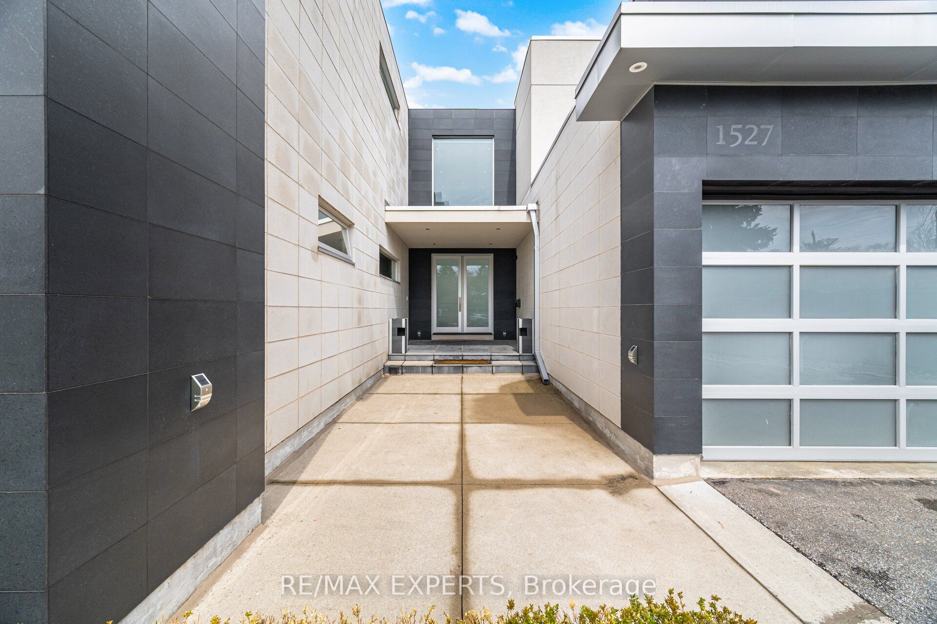 Additional image 4 of 1527 Glenhill Crescent, Mississauga, ON, L5H 3C4