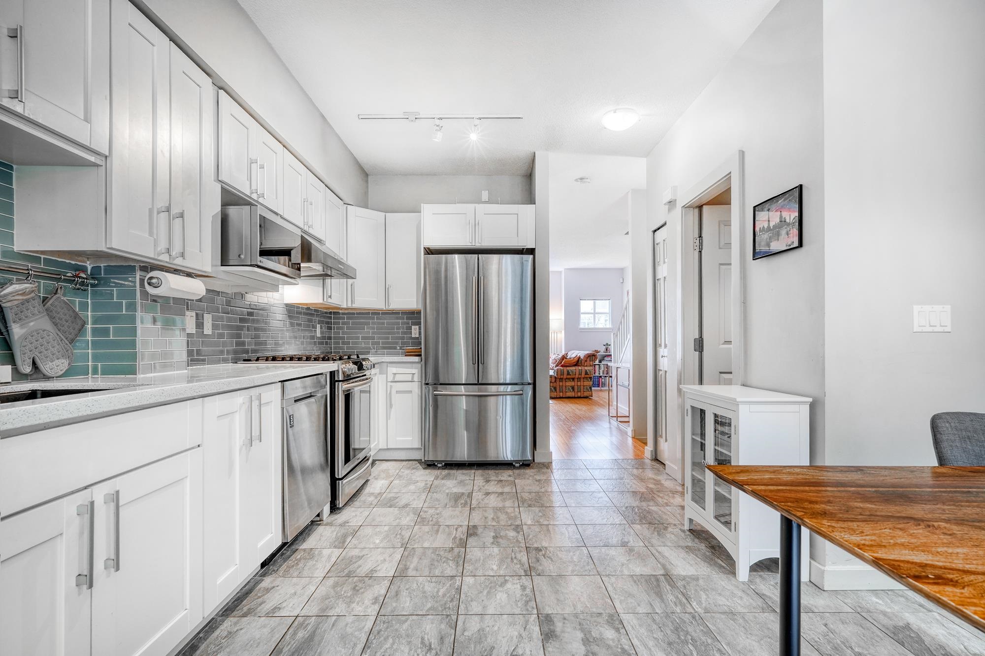 3264 Clermont Mews, Vancouver, BC, V5S 4X3