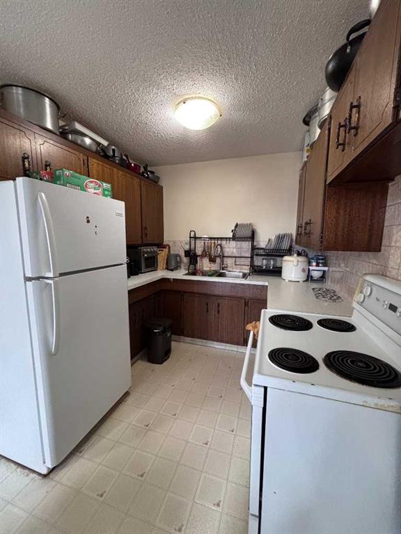 Additional image 3 of 5-1234 9 Avenue N, Lethbridge, AB, T1H 1G7