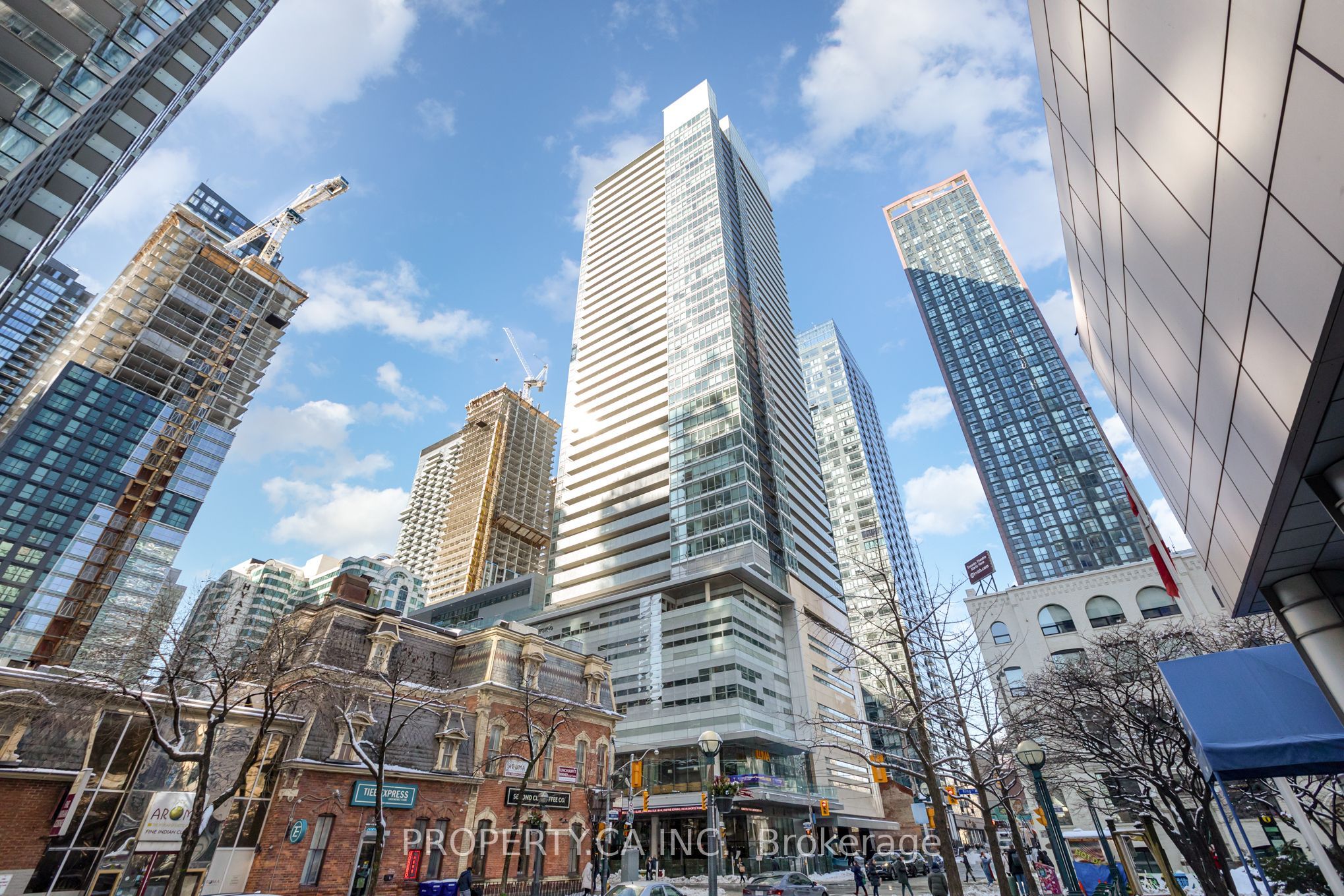 1701-80 John Street, Toronto, ON, M5V 3X4