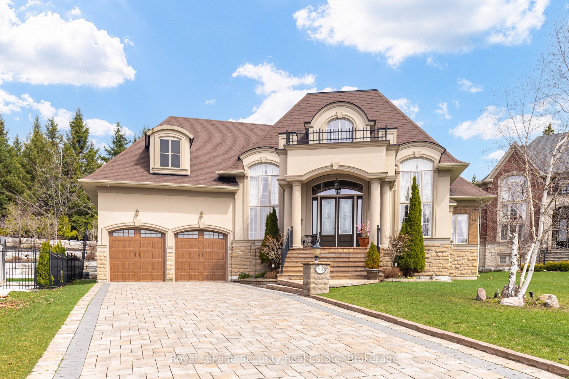 20 Aubrietia Court, Richmond Hill, ON, L4E 2R3