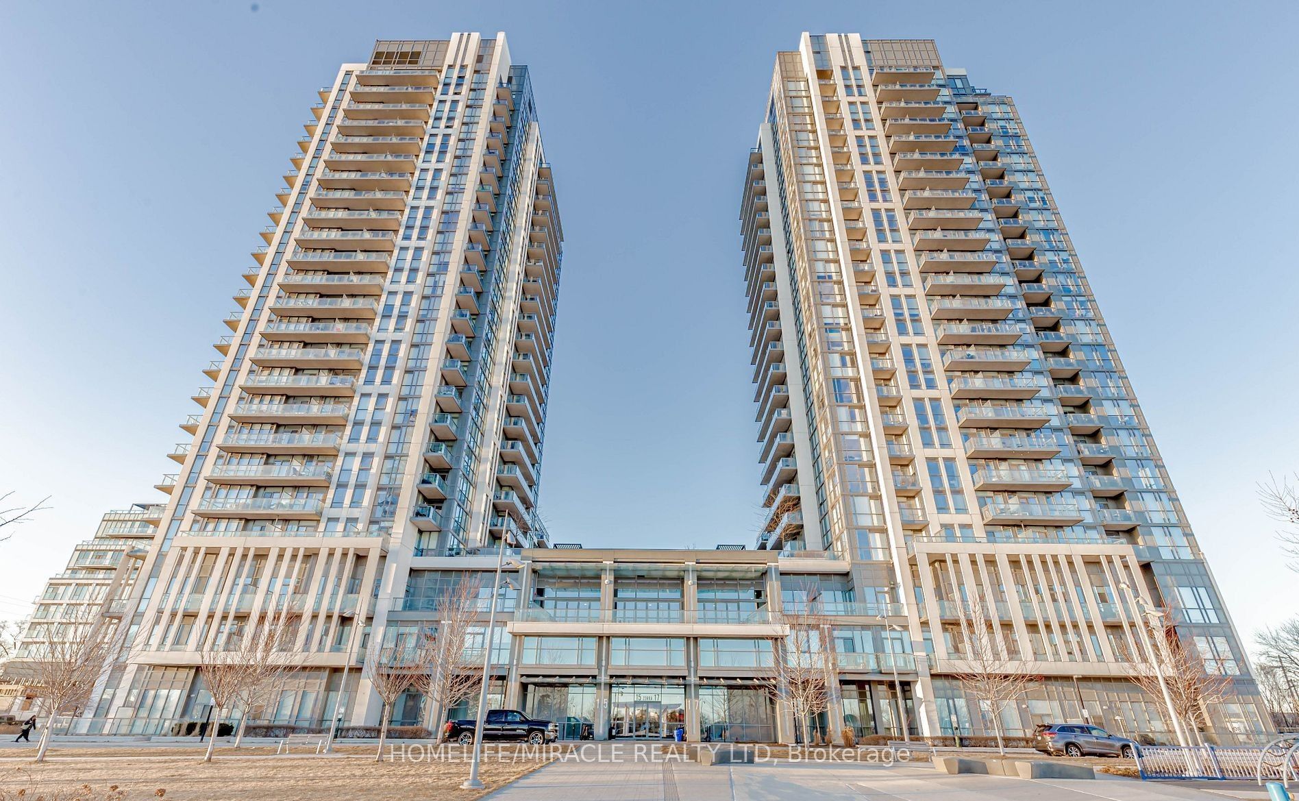 906-17 Zorra Street, Toronto, ON, M8Z 0C8