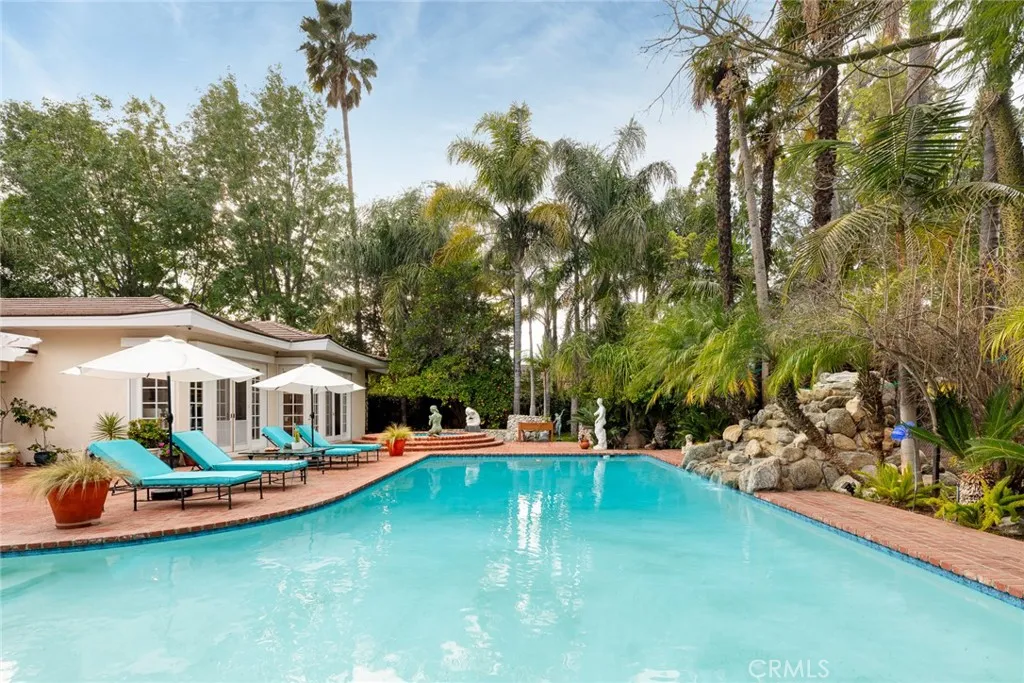 Additional image 39 of 22723 Erwin St, Woodland Hills, CA 91367