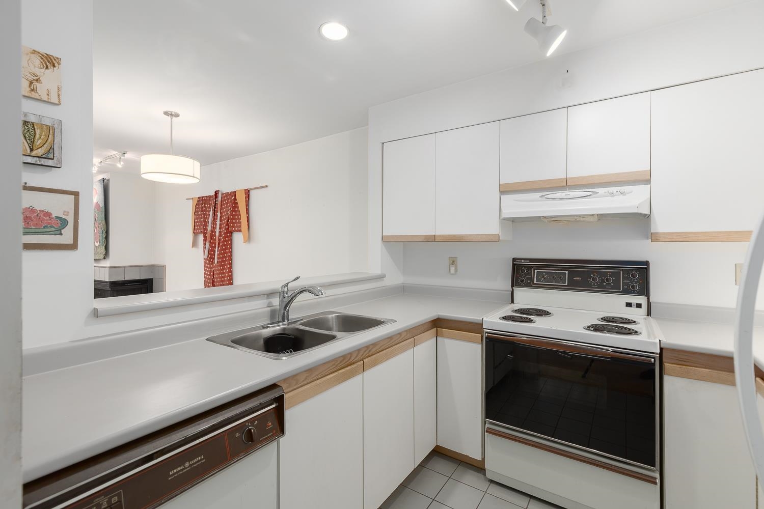 Additional image 2 of 104-700 Pender Street E, Vancouver, BC, V6A 1V7
