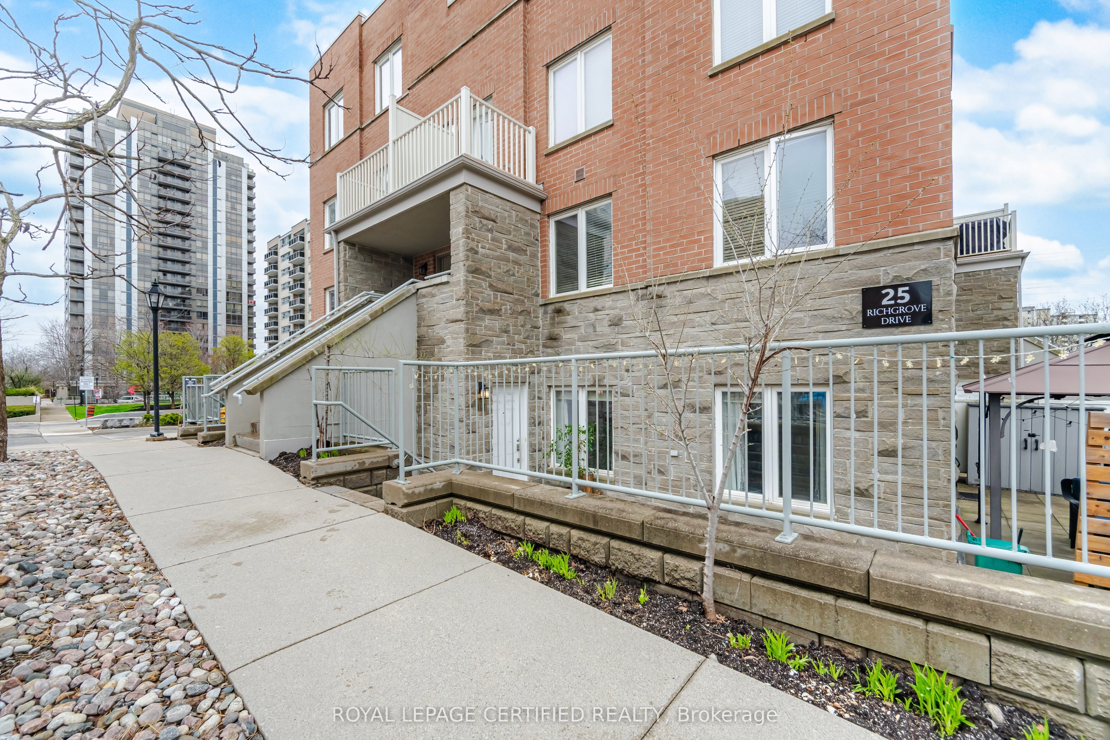 Additional image 3 of 101-25 Richgrove Drive, Toronto, ON, M9R 0A3