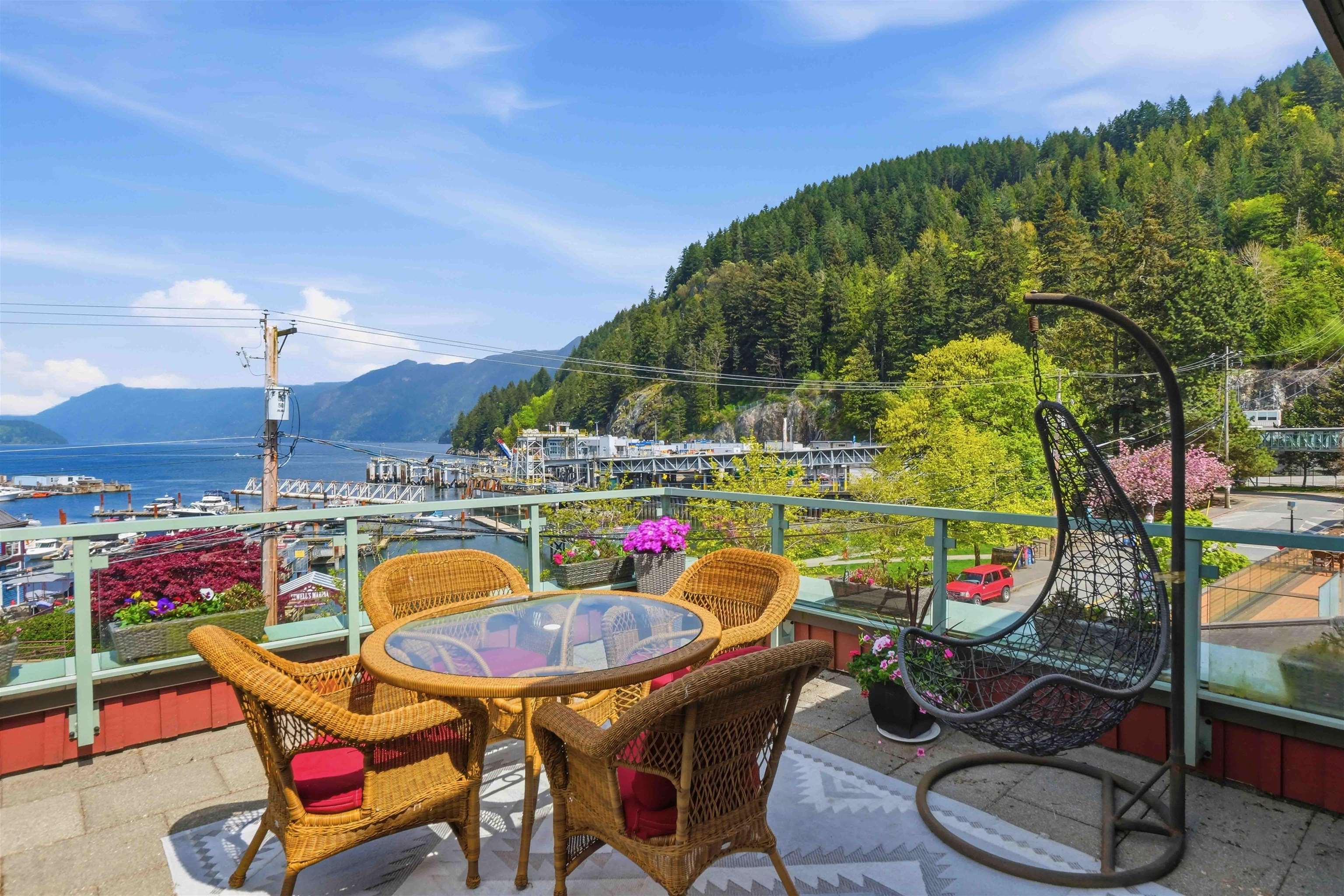 Additional image 2 of PH 1-6688 Royal Avenue, West Vancouver, BC, V7W 2B9