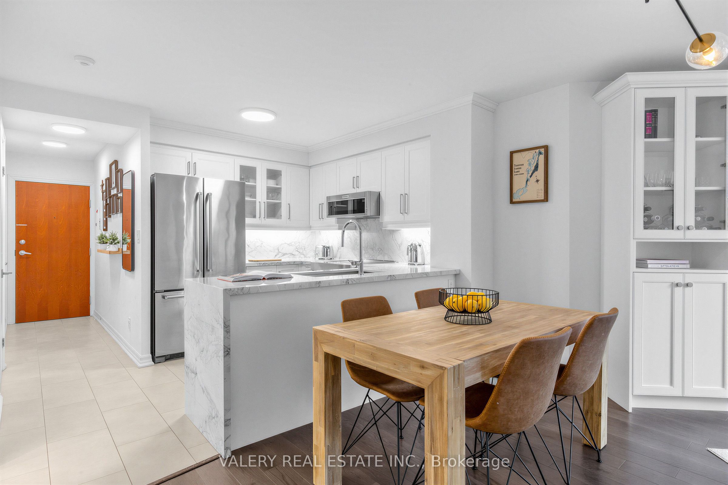 1009-300 Bloor Street E, Toronto, ON, M4W 3Y2