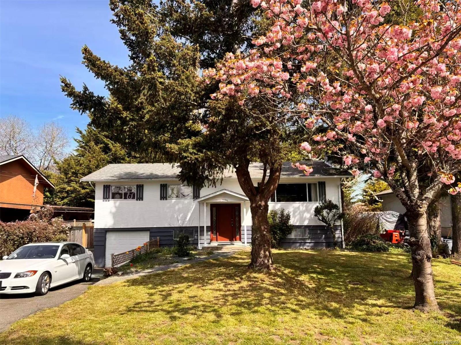 2254 Amherst Avenue, Sidney, BC, V8L 2G7