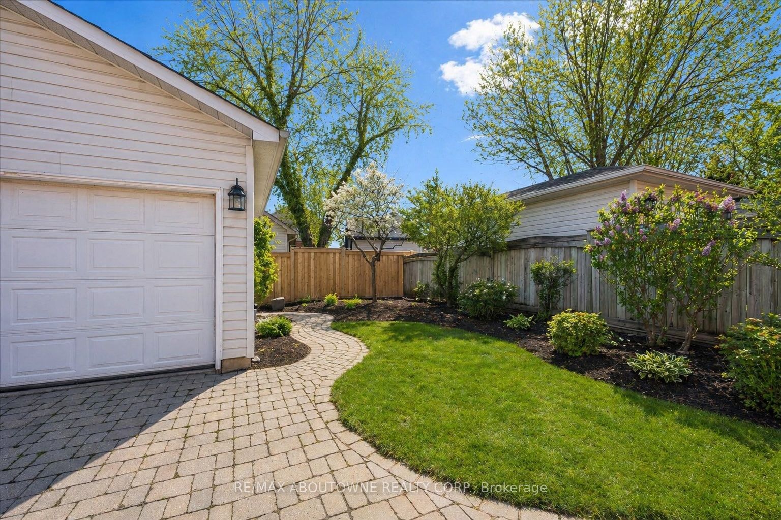 Additional image 2 of 2484 Capilano Crescent, Oakville, ON, L6H 6L4