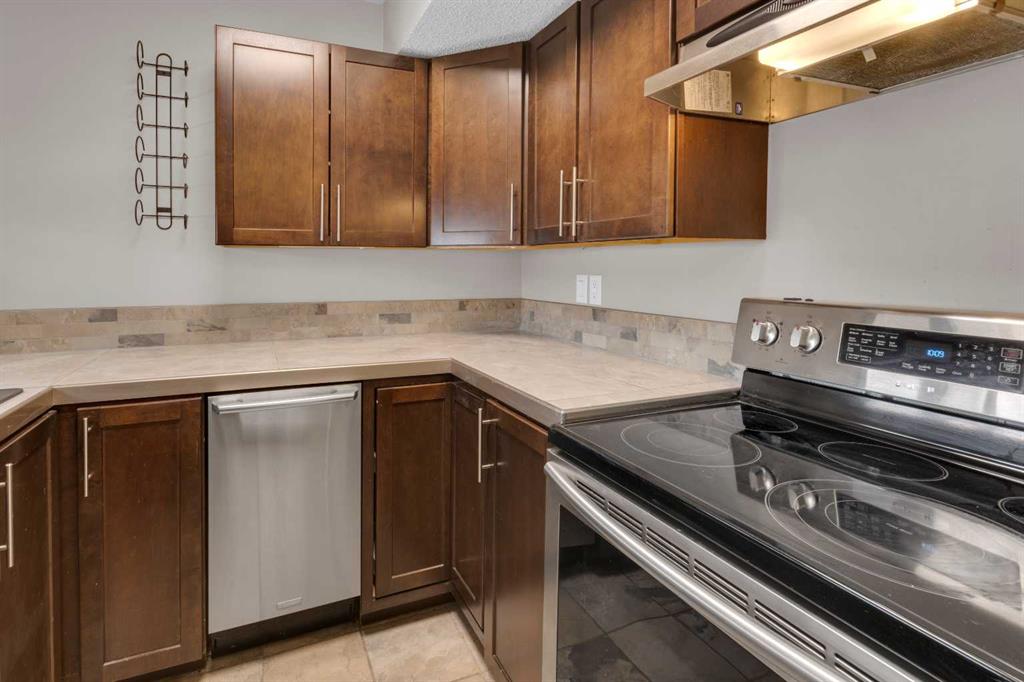 Additional image 6 of 1808-2520 Palliser Drive SW, Calgary, AB, T2V 4S9