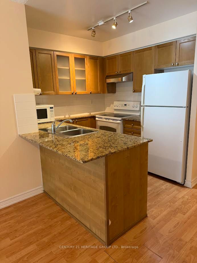 Additional image 4 of 708-761 Bay Street, Toronto, ON, M5G 2R2