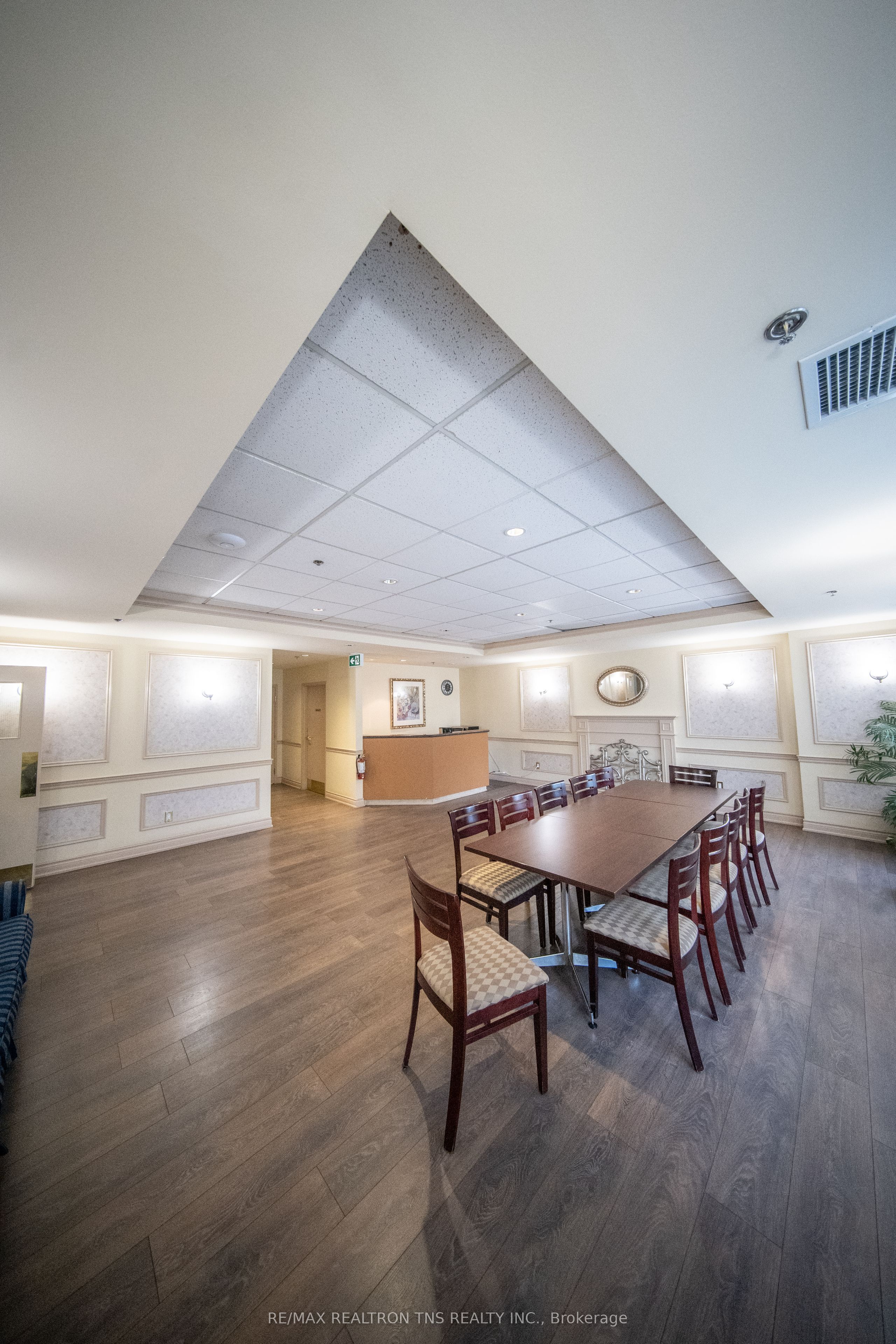 Additional image 6 of Ph1-135 Pond Drive, Markham, ON, L3T 7V6
