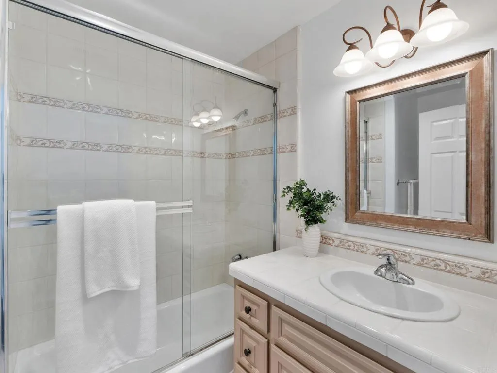 Additional image 60 of 946 Osborne Street, Vista, CA 92084