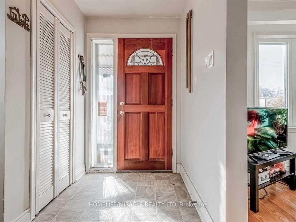 Additional image 2 of 276 Elmhurst Drive, Toronto, ON, M9W 2M2