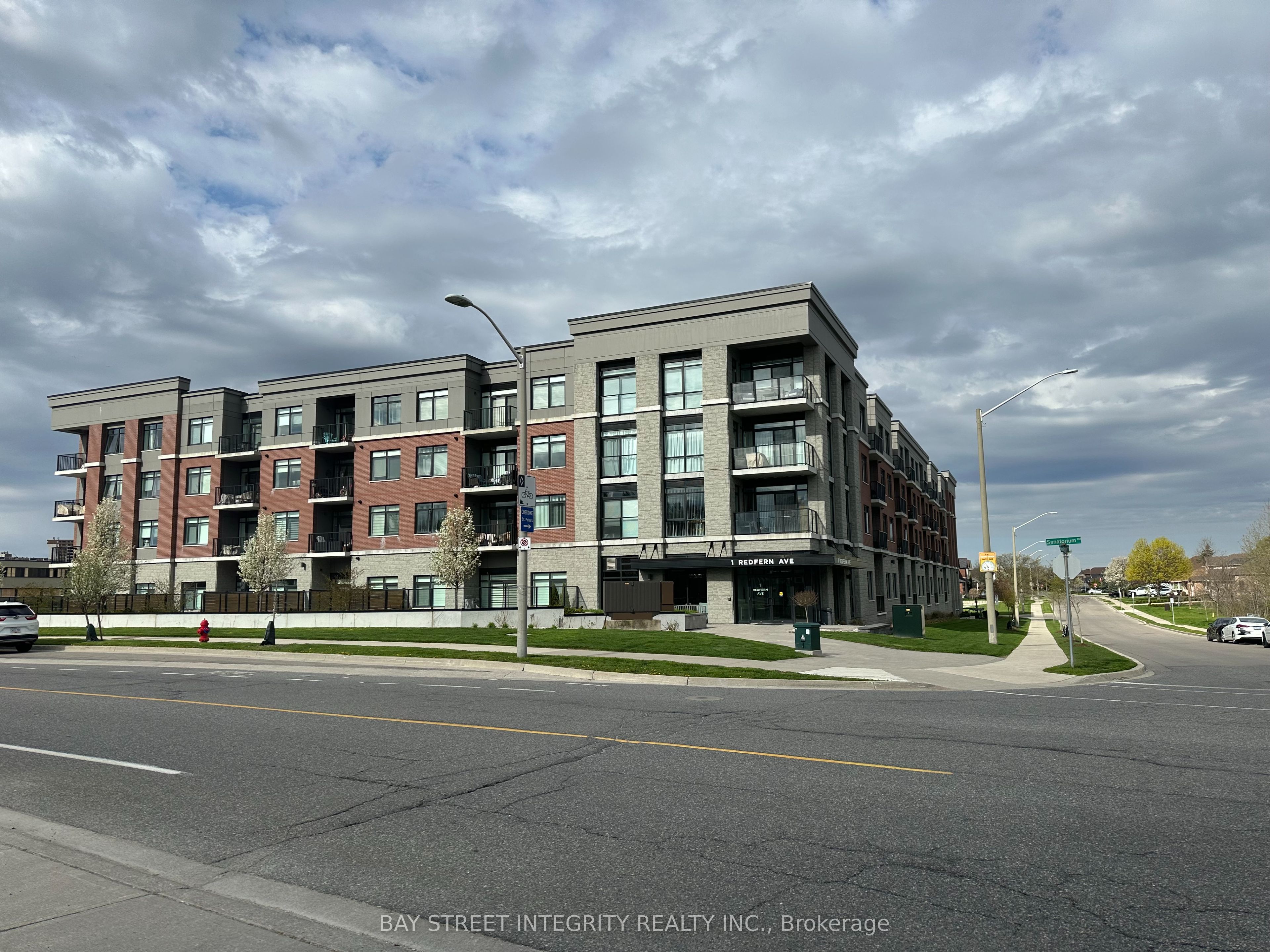 202-1 Redfern Avenue, Hamilton, ON, L9C 0E6