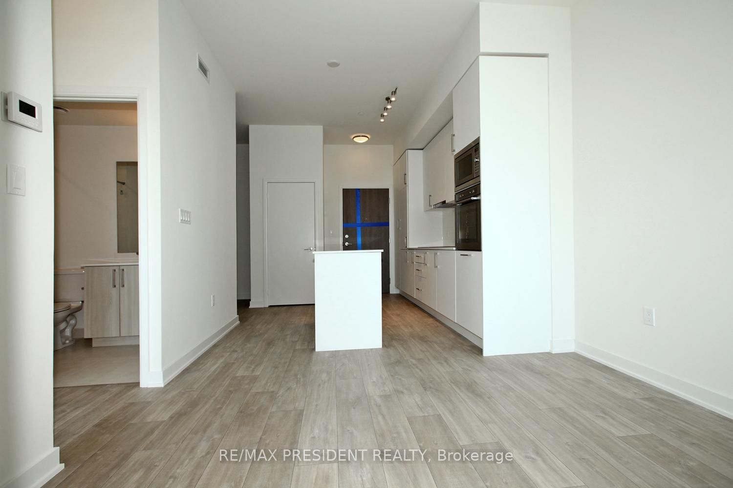 Additional image 3 of 404W-27 Bathurst Street, Toronto, ON, M5V 0R1