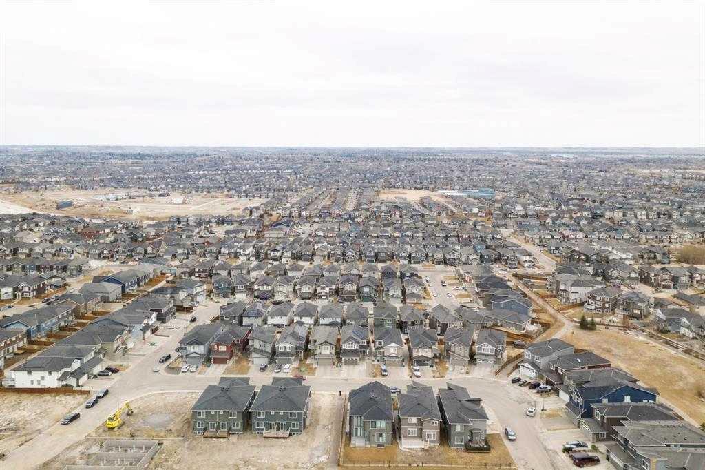 Additional image 3 of 106 Baysprings Gardens SW, Airdrie, AB, T4B5C6