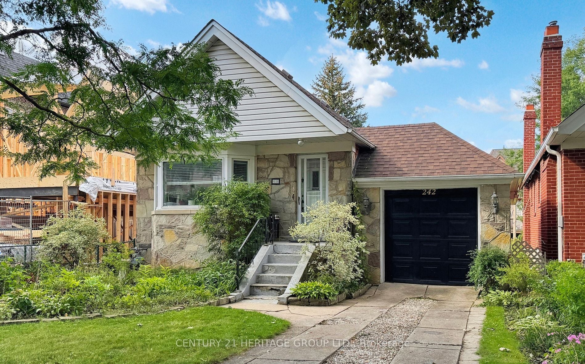 242 Joicey Boulevard, Toronto, ON, M5M 2V7