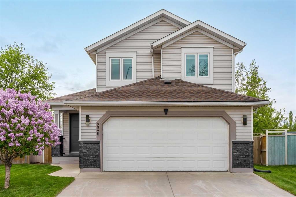 220 Douglas Glen Bay SE, Calgary, AB, T2Z 2M9