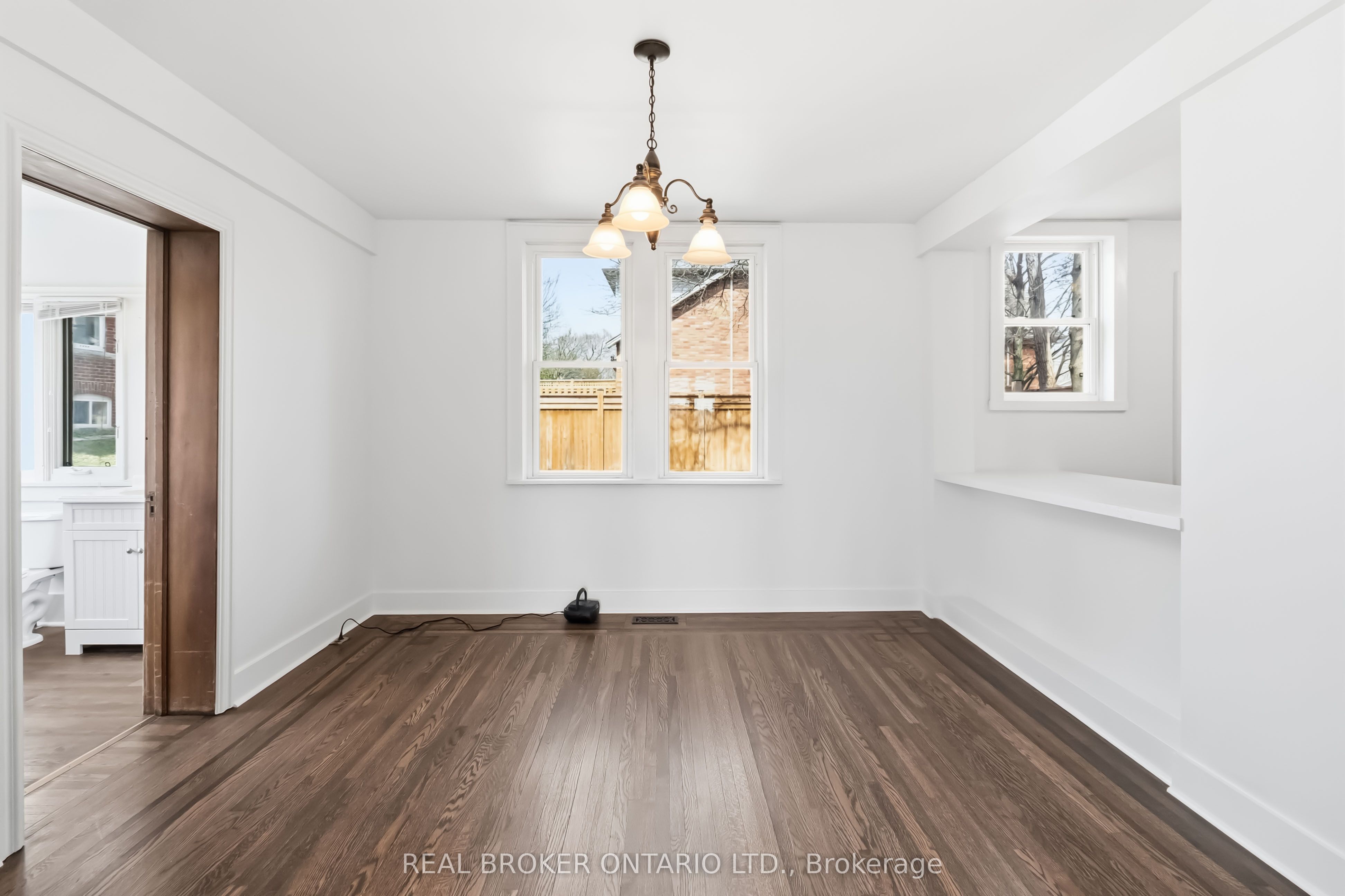 Additional image 5 of Main Level-295 Plains Road W, Burlington, ON, L7T 1G1