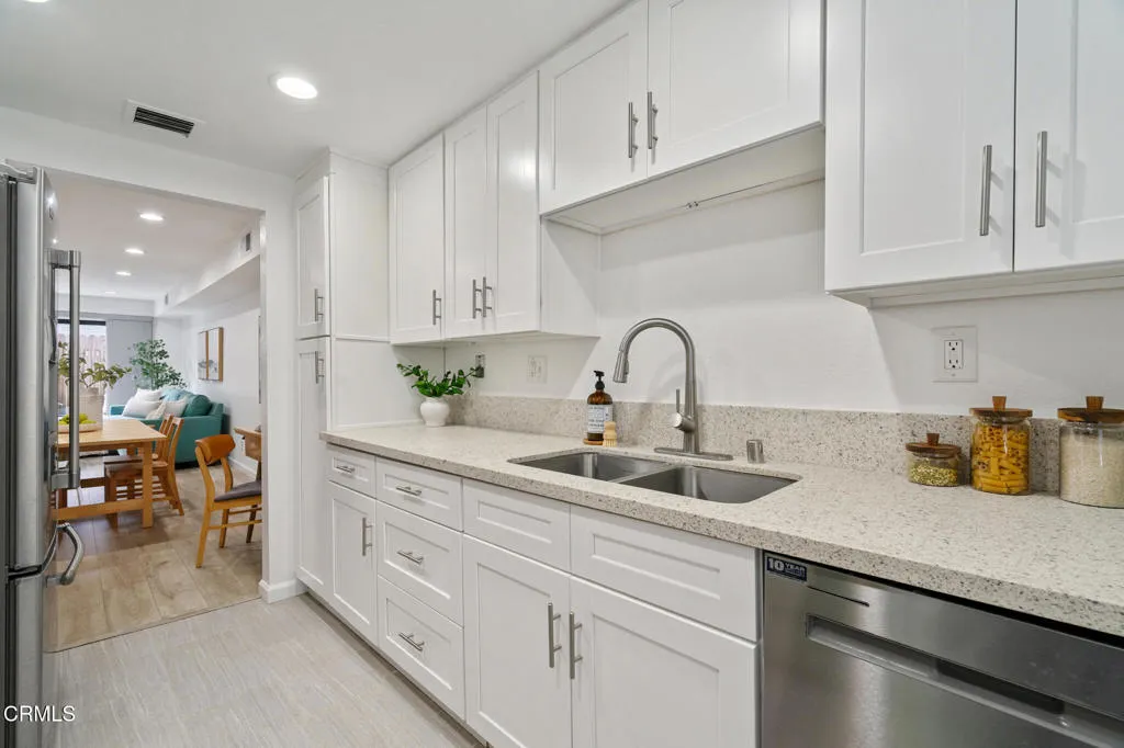 Additional image 9 of 544 E Magnolia Blvd Unit D, Burbank, CA 91501