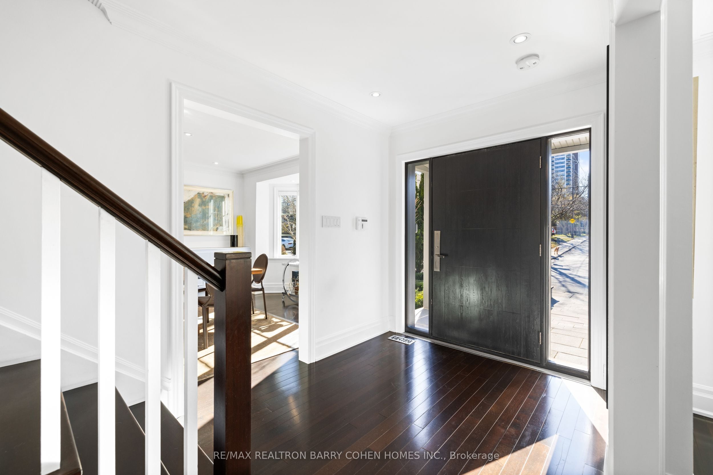 Additional image 2 of 215 Lonsmount Drive, Toronto, ON, M5P 2Y6