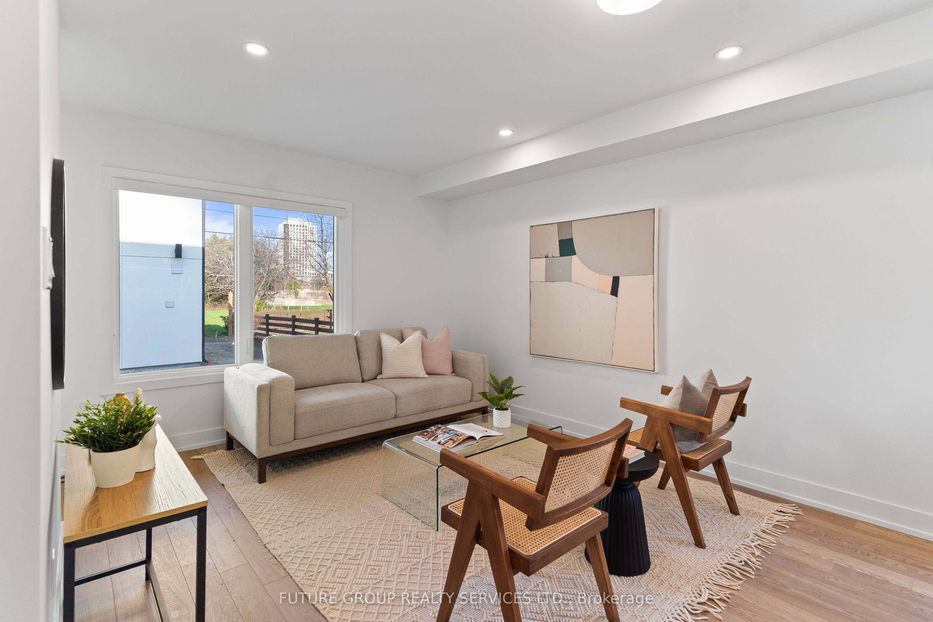Additional image 5 of Unit 1-15 Acorn Avenue, Toronto, ON, M9B 3P7