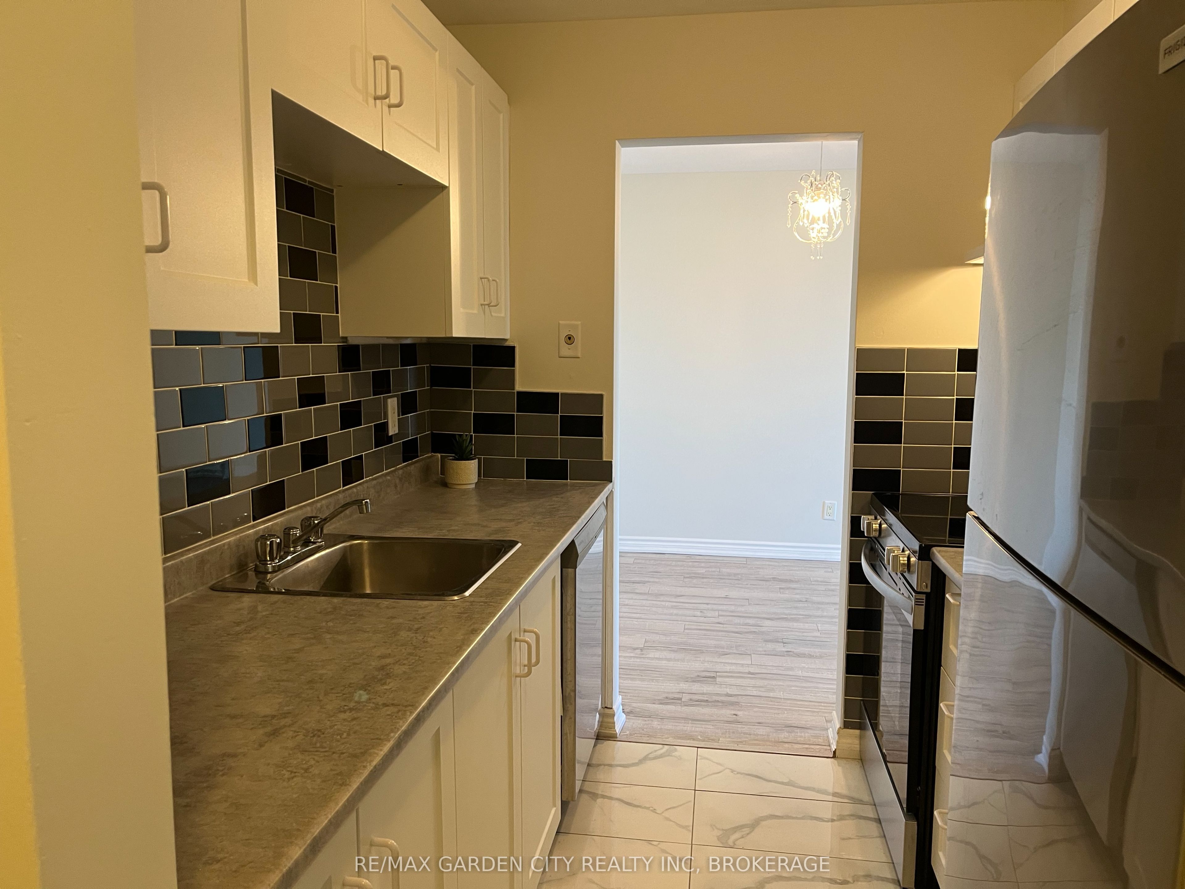 Additional image 5 of 302-4692 Crysler Avenue, Niagara Falls, ON, L2E 3V8