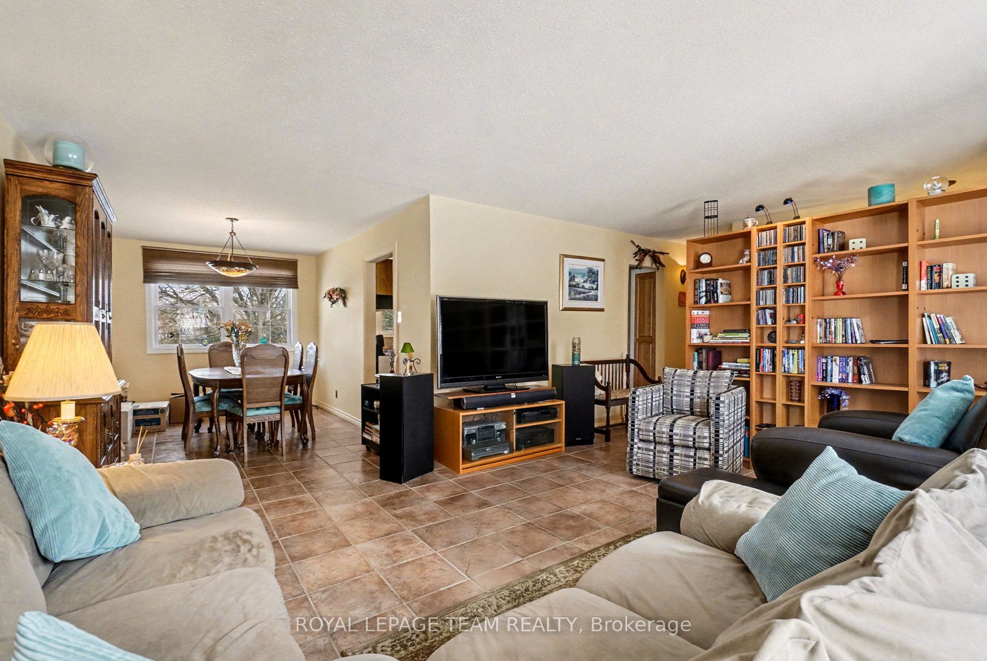 Additional image 4 of 30 Juniper Court, Ottawa, ON, K2E 5M6