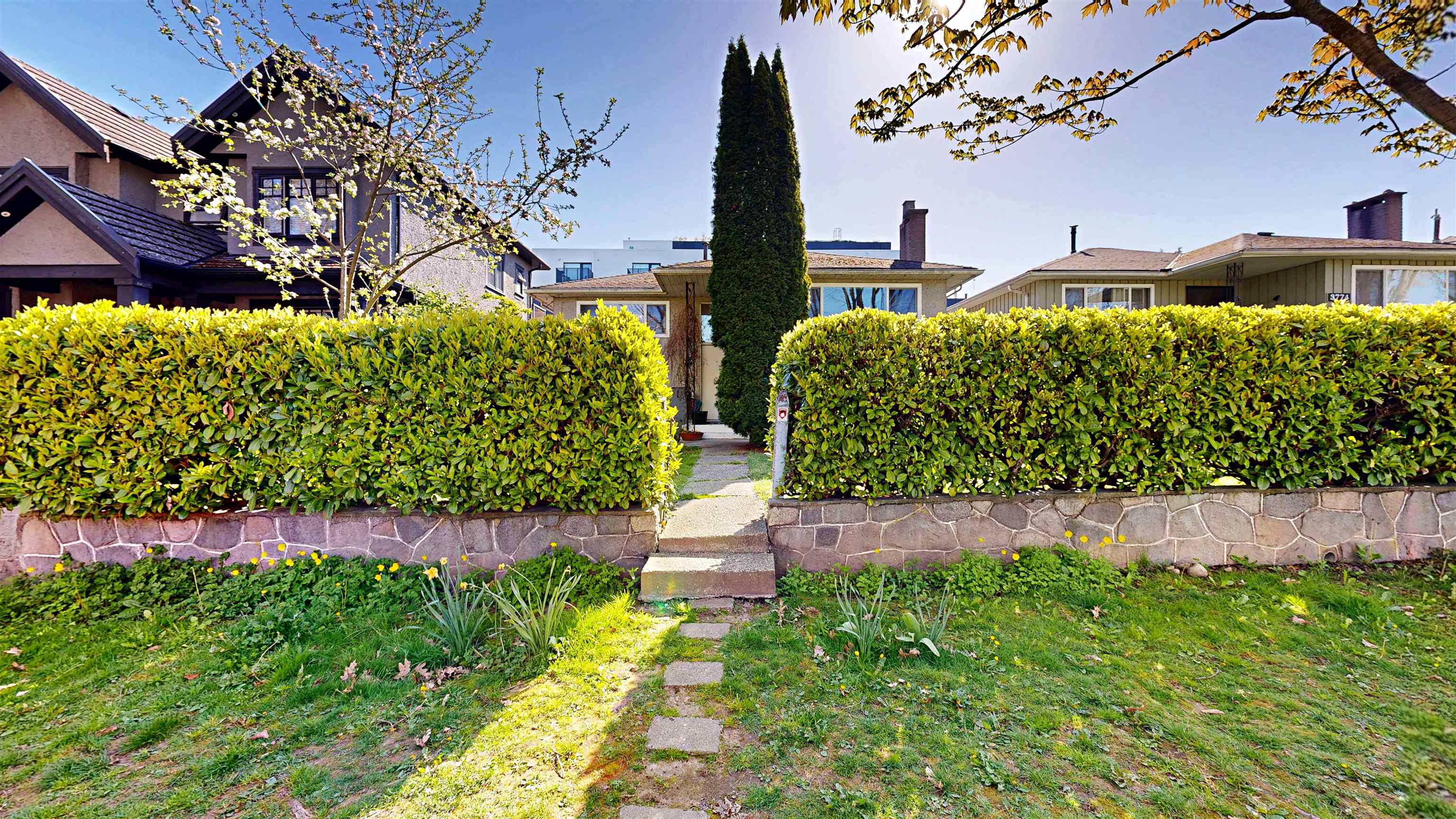 3752 Beatrice Street, Vancouver, BC, V5N 4H5