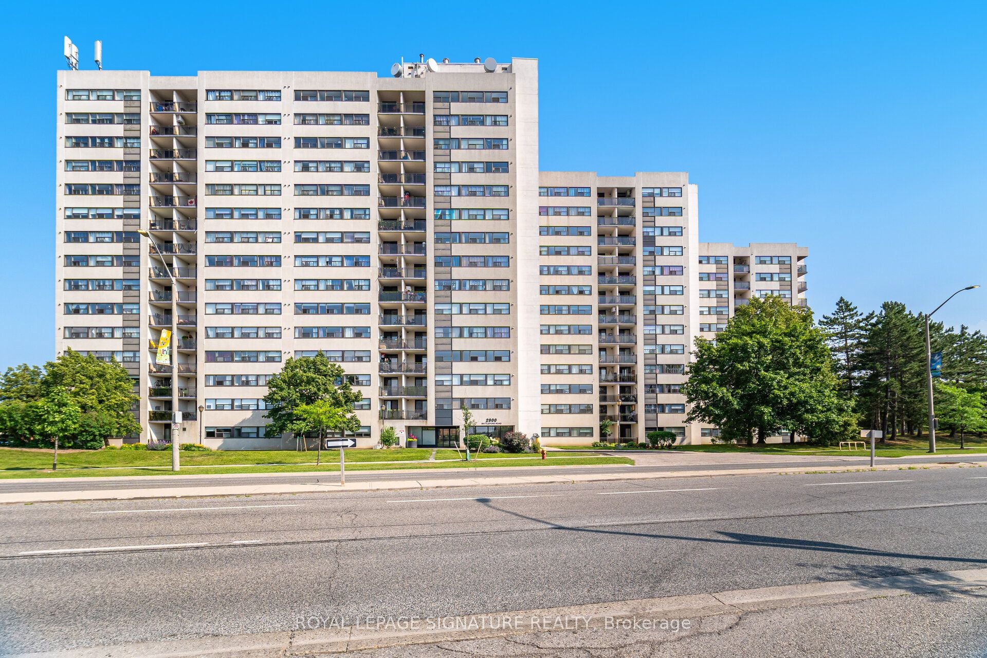 214-2900 Battleford Road, Mississauga, ON, L5N 2V9