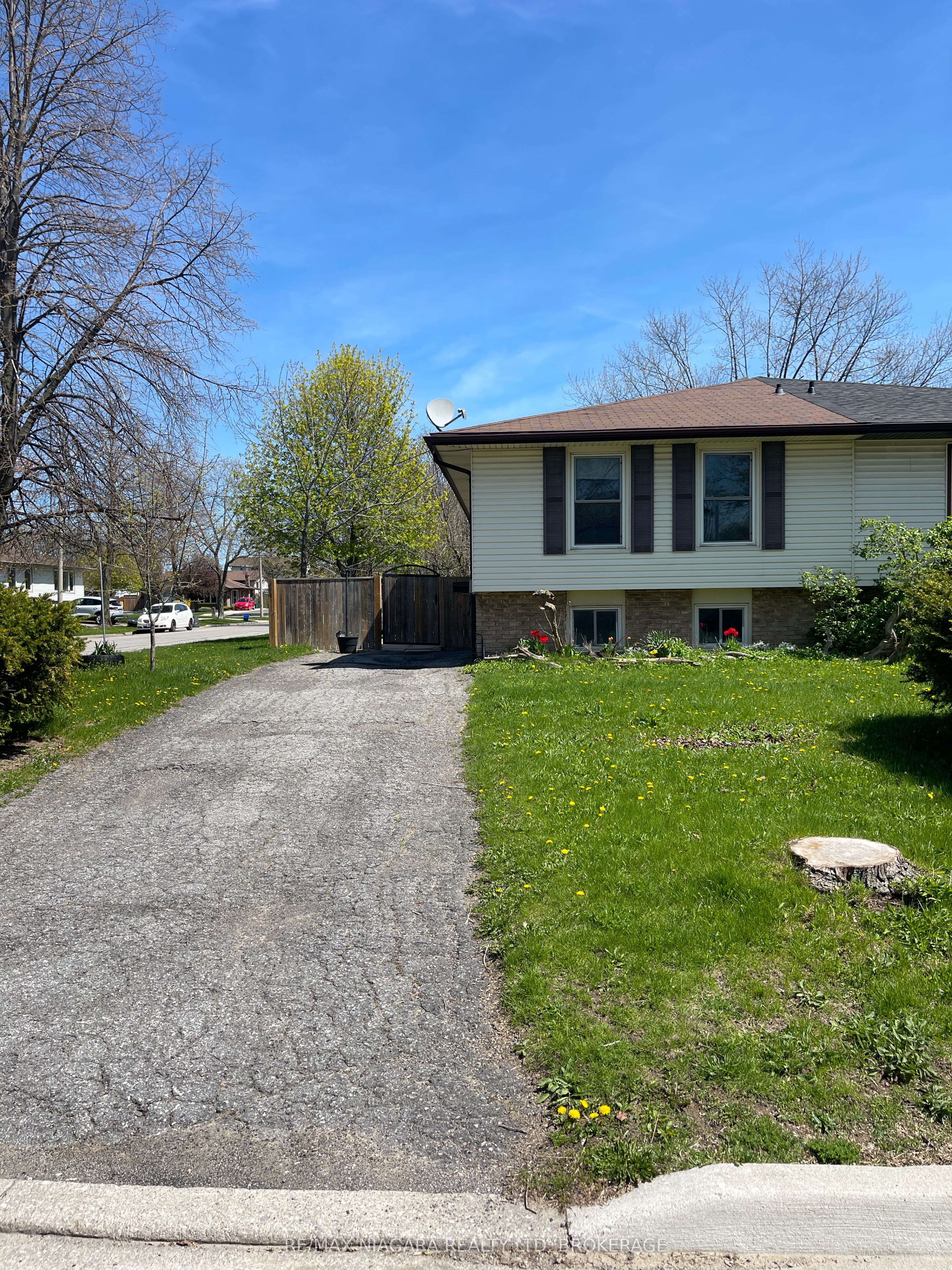 2 Baldwin Crescent, Thorold, ON, L2V 4H5