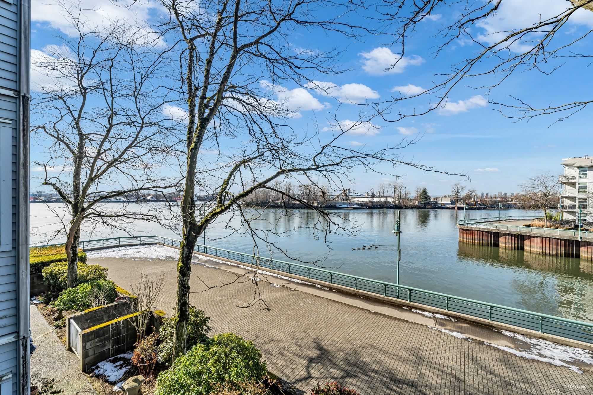 208-2020 Kent Avenue South E, Vancouver, BC, V5P 4X1