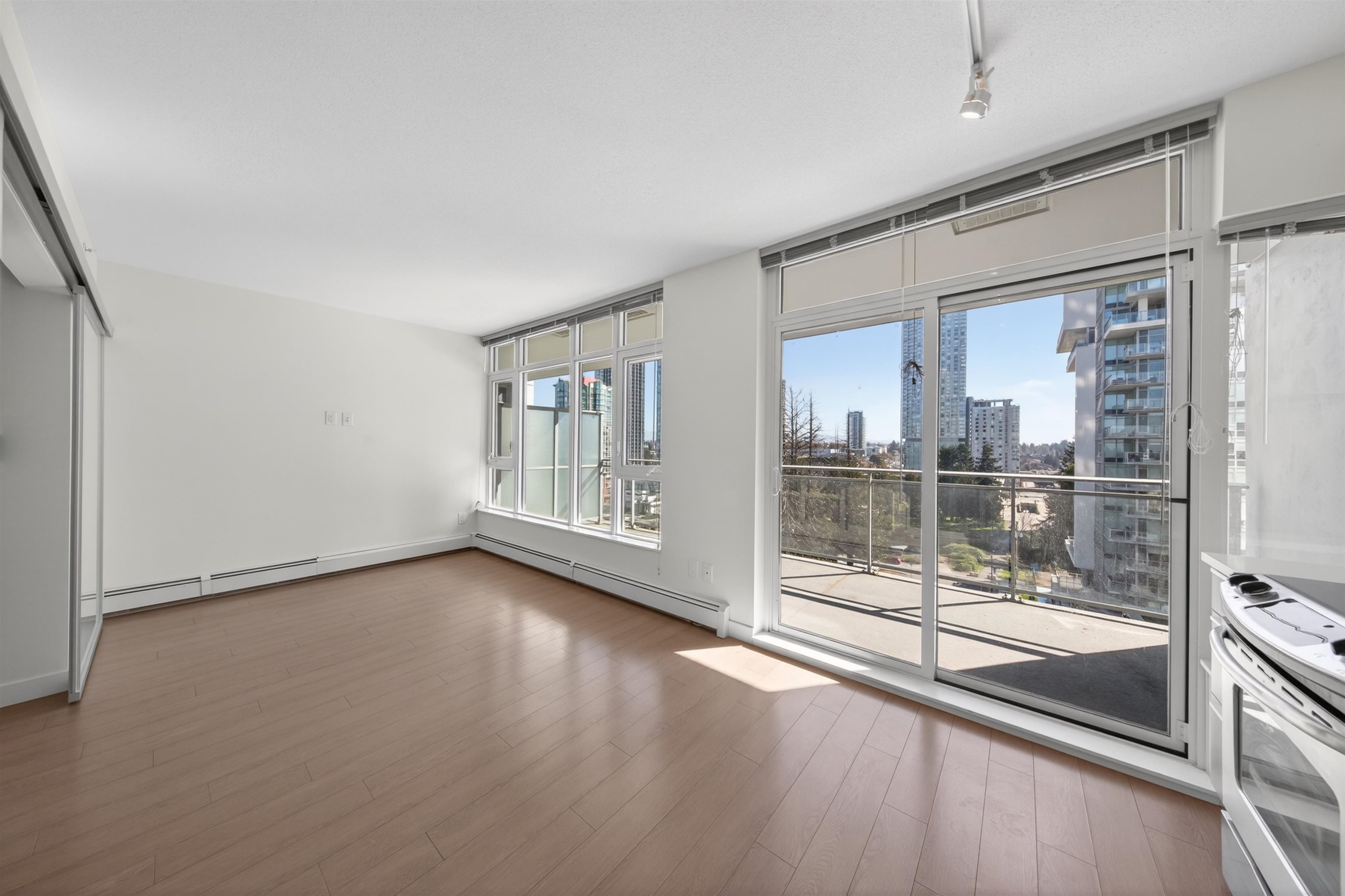 Additional image 5 of 810-13308 Central Avenue, Surrey, BC, V3T 0M4