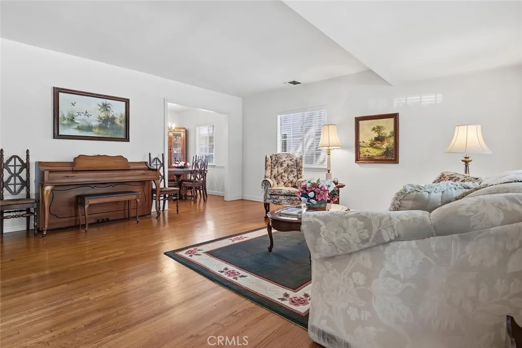 4425 Stern Ave, Sherman Oaks, CA 91423 photo 5