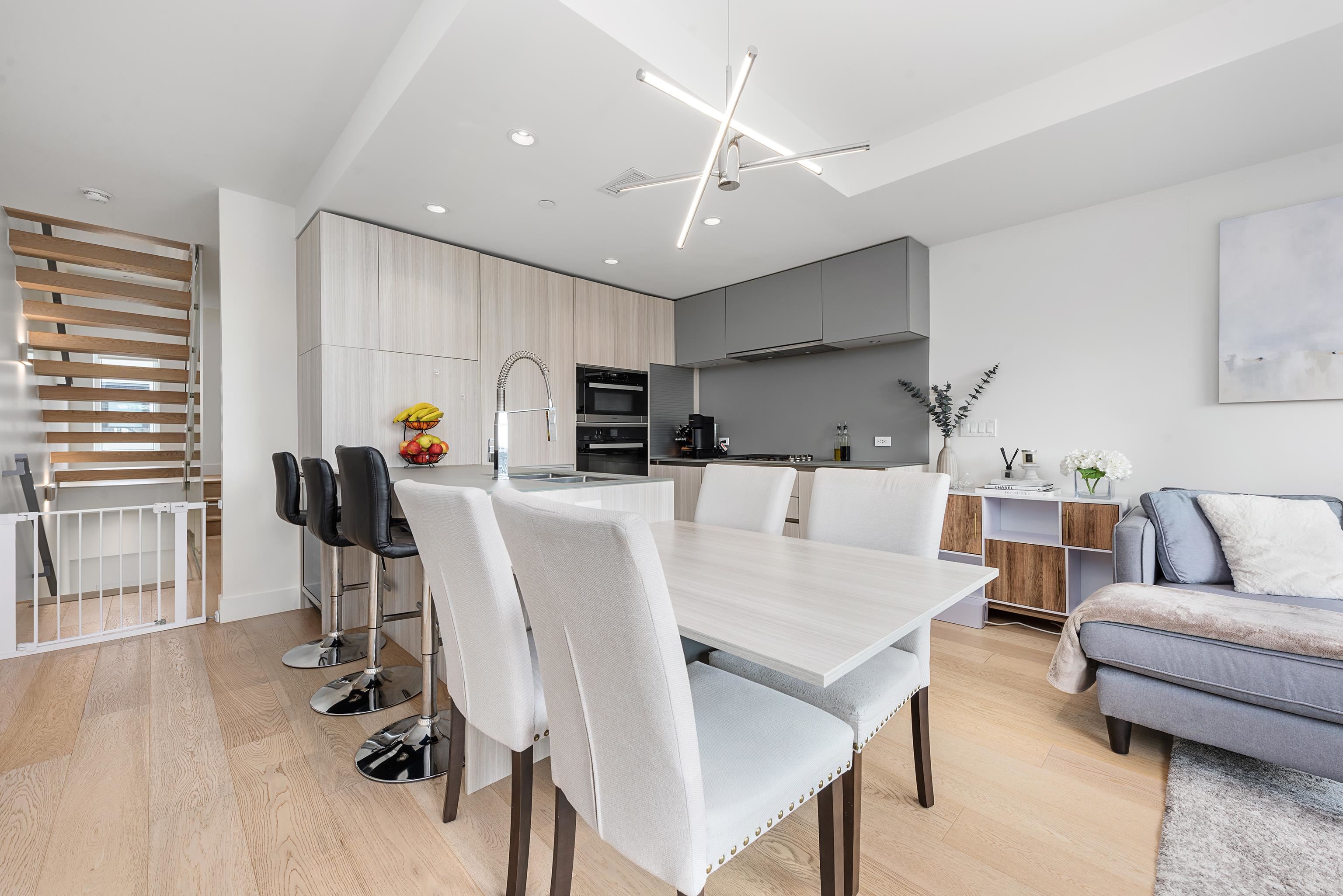 Additional image 3 of 138 Woodstock Avenue W, Vancouver, BC, V5Y 0N1