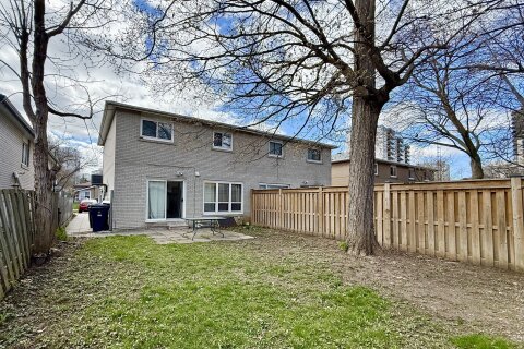 Additional image 8 of Back Unit-17 Regatta Crescent, Toronto, ON, M2R 2X7
